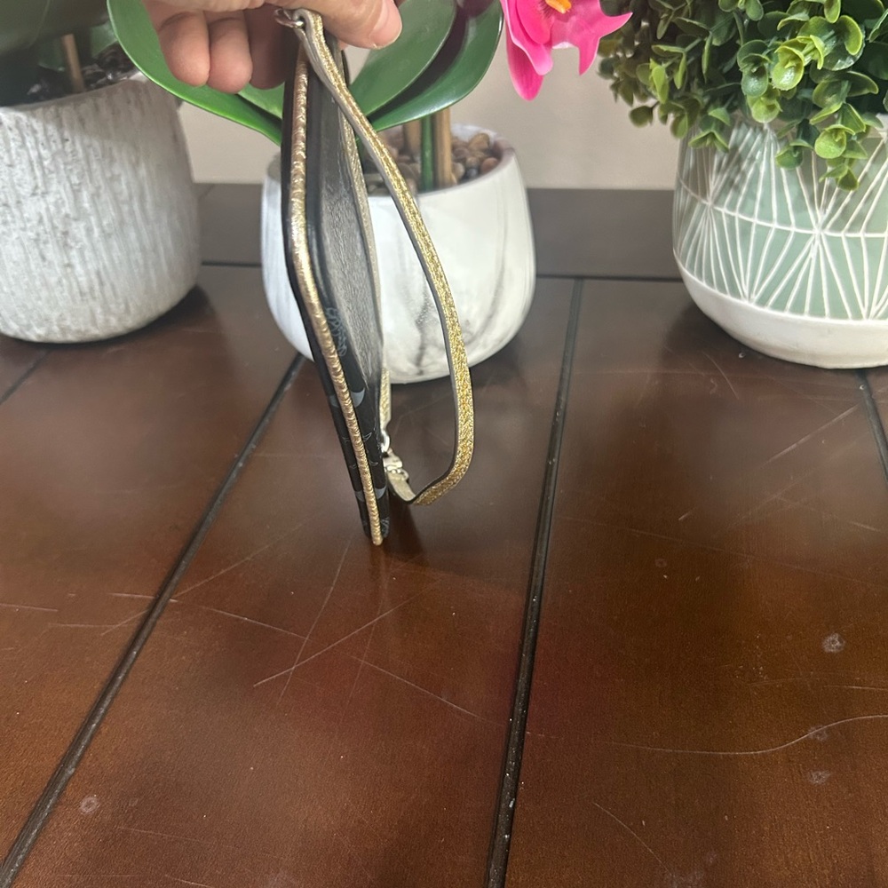 MCM Black and Silver Clutch - Picture 8 of 9